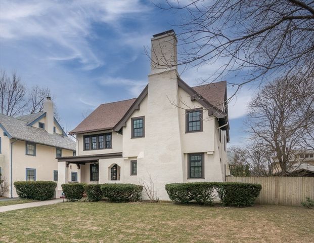 43 Oxford St, Springfield, MA 01108