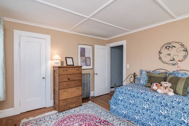 43 Oxford St, Springfield, MA 01108