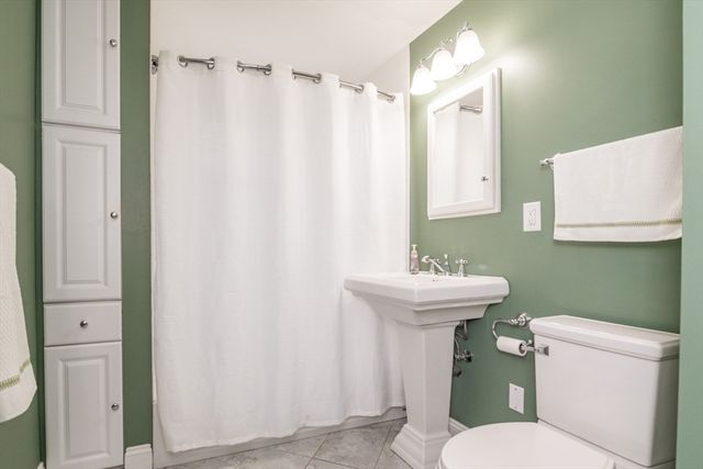 43 Oxford St, Springfield, MA 01108