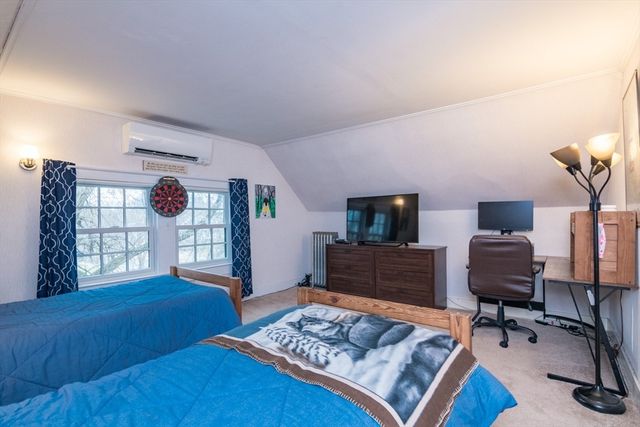 43 Oxford St, Springfield, MA 01108