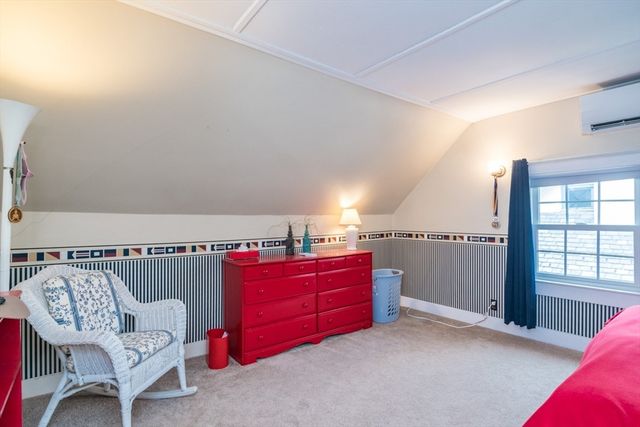43 Oxford St, Springfield, MA 01108