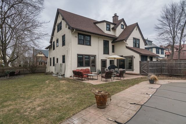 43 Oxford St, Springfield, MA 01108