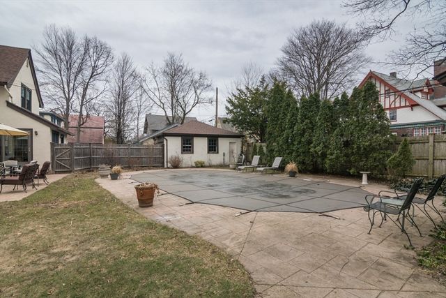 43 Oxford St, Springfield, MA 01108