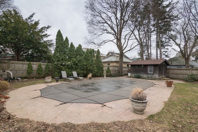 43 Oxford St, Springfield, MA 01108