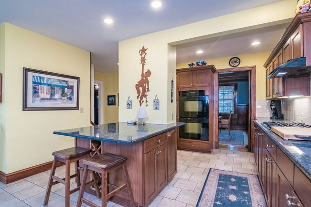 43 Oxford St, Springfield, MA 01108