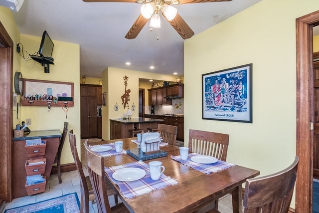43 Oxford St, Springfield, MA 01108