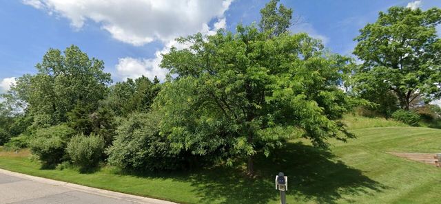 3750 Charlevoix Drive, Grand Rapids, MI 49546