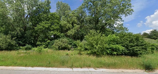 3750 Charlevoix Drive, Grand Rapids, MI 49546