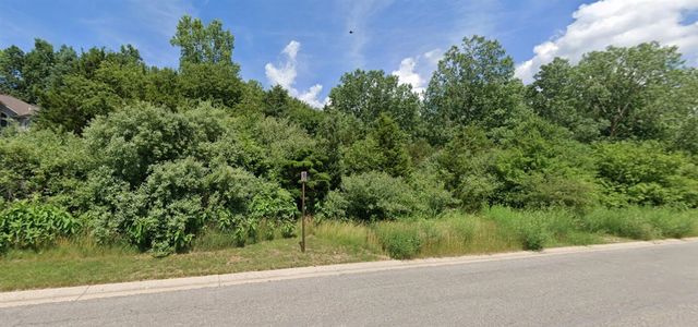 3750 Charlevoix Drive, Grand Rapids, MI 49546