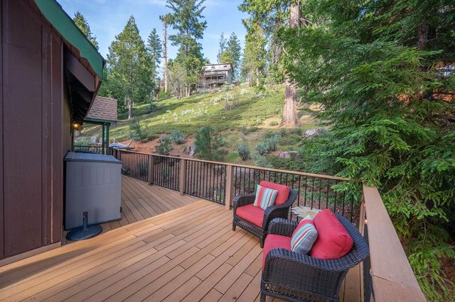 1051 Greensboro Way, Arnold, CA 95223