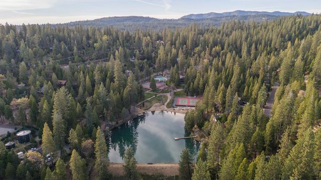 1051 Greensboro Way, Arnold, CA 95223