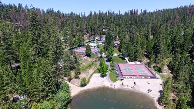 1051 Greensboro Way, Arnold, CA 95223