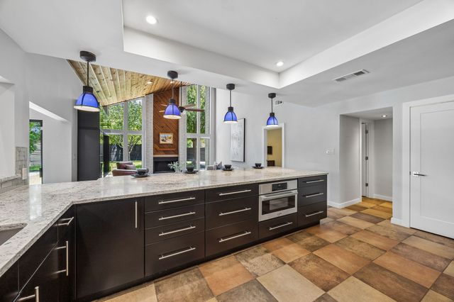 7001 Kingshollow Drive, Dallas, TX 75248