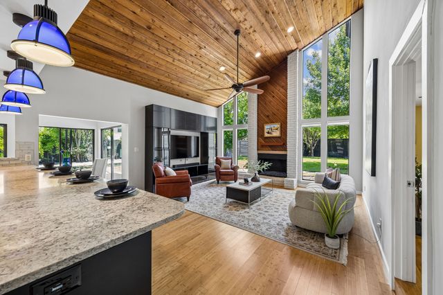 7001 Kingshollow Drive, Dallas, TX 75248