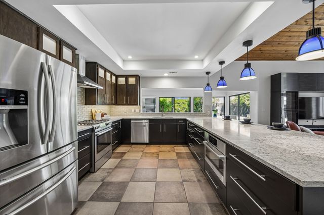 7001 Kingshollow Drive, Dallas, TX 75248