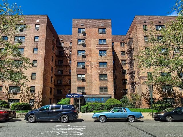 29-10 137th Street 2A, Flushing, NY 11354