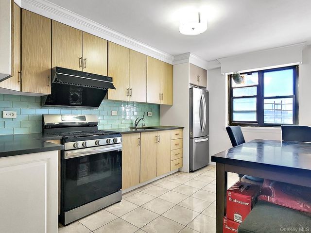 29-10 137th Street 2A, Flushing, NY 11354