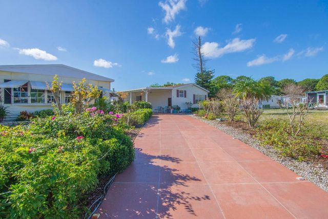 18 Nuevo Leon Road, Port St. Lucie, Port St Lucie, FL 34952