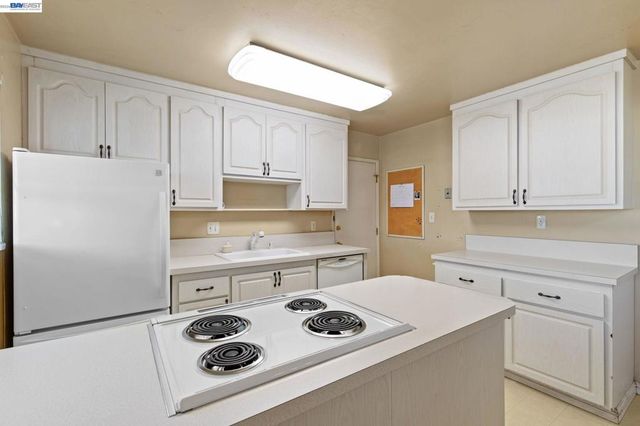 35446 Cleremont Dr, Newark, CA 94560