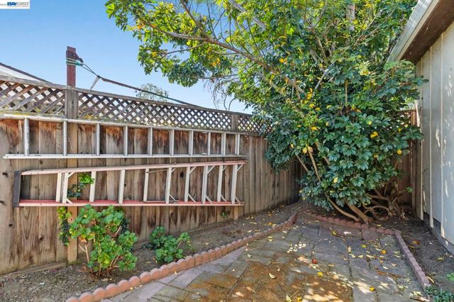 35446 Cleremont Dr, Newark, CA 94560