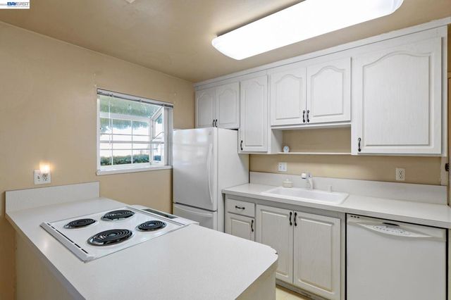 35446 Cleremont Dr, Newark, CA 94560