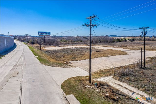 2100 N General Bruce Drive, Temple, TX 76504