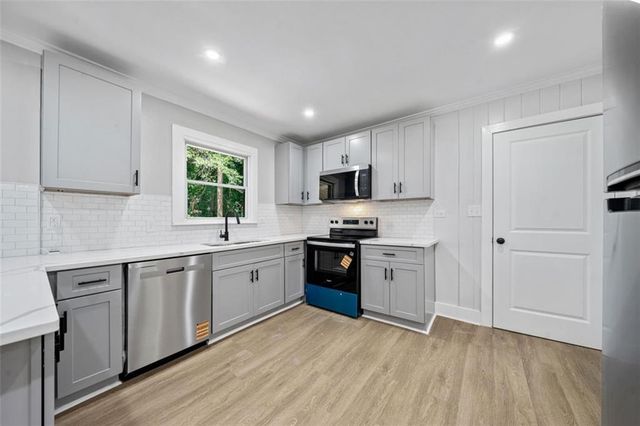 1905 Fort Valley SW Drive, Atlanta, GA 30311