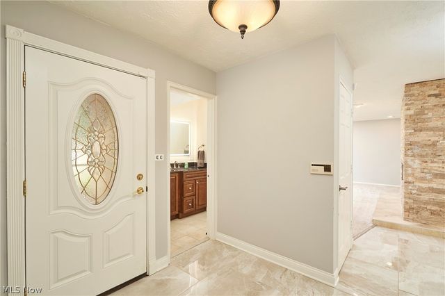 994 Worton Park Drive, Mayfield Village, OH 44143