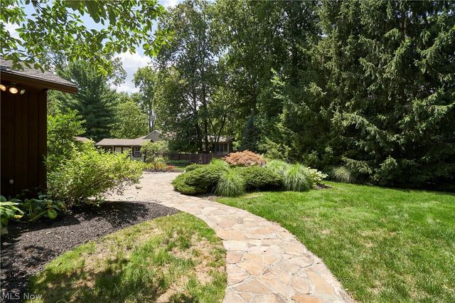 994 Worton Park Drive, Mayfield Village, OH 44143