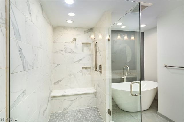 994 Worton Park Drive, Mayfield Village, OH 44143