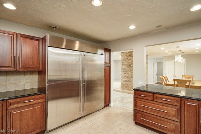 994 Worton Park Drive, Mayfield Village, OH 44143