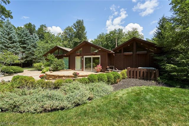 994 Worton Park Drive, Mayfield Village, OH 44143