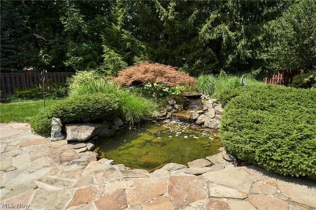 994 Worton Park Drive, Mayfield Village, OH 44143