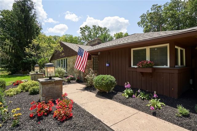 994 Worton Park Drive, Mayfield Village, OH 44143