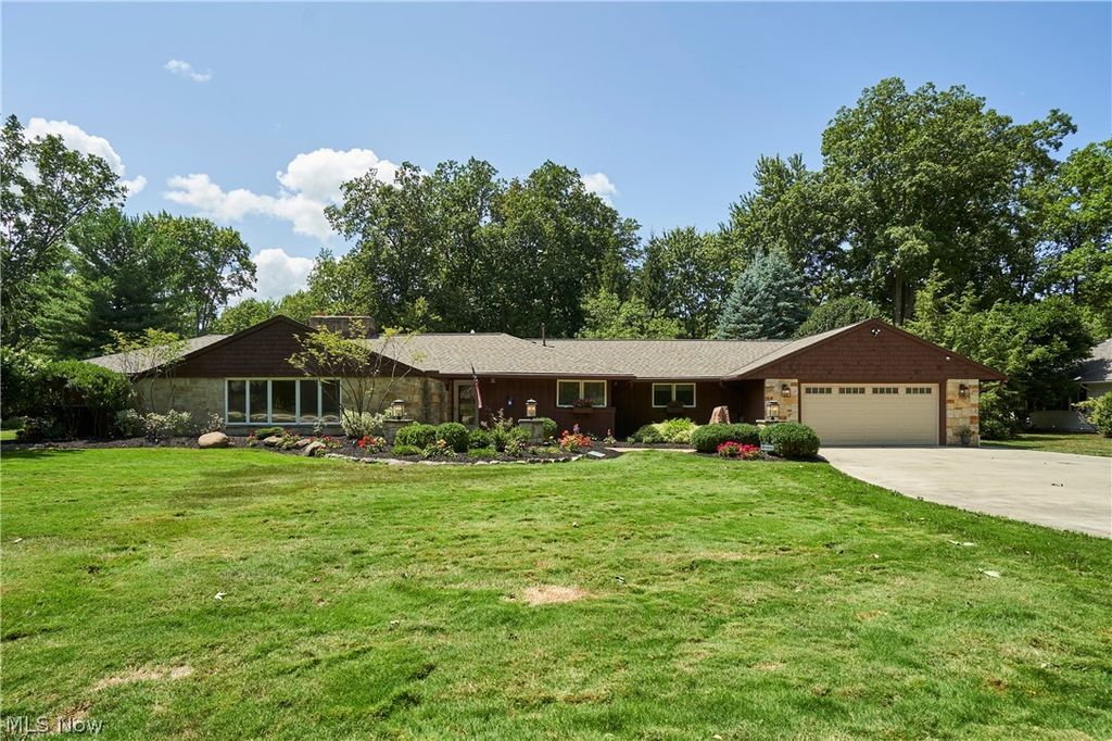 994 Worton Park Drive, Mayfield Village, OH 44143