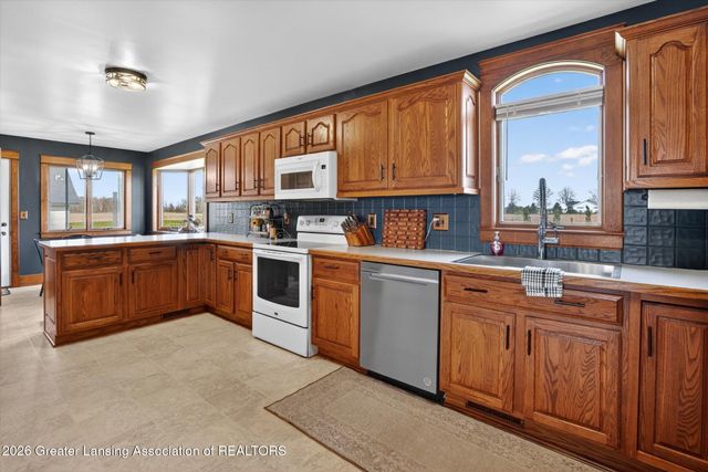 7613 Benton Road, Charlotte, MI 48813