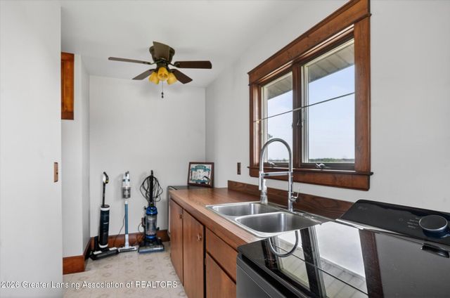 7613 Benton Road, Charlotte, MI 48813