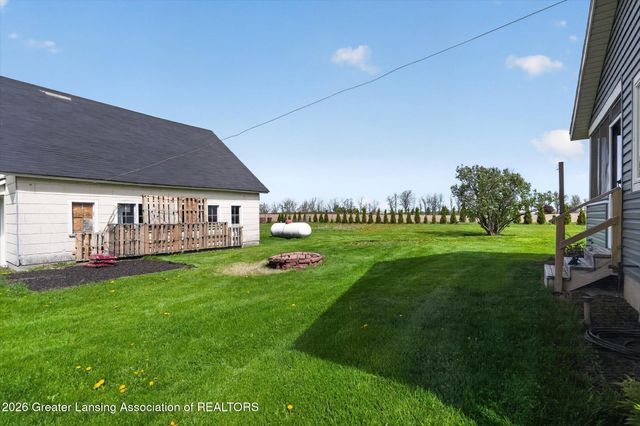 7613 Benton Road, Charlotte, MI 48813