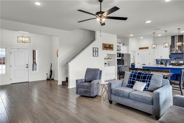 113 John Russell Dr, Portland, TX 78374