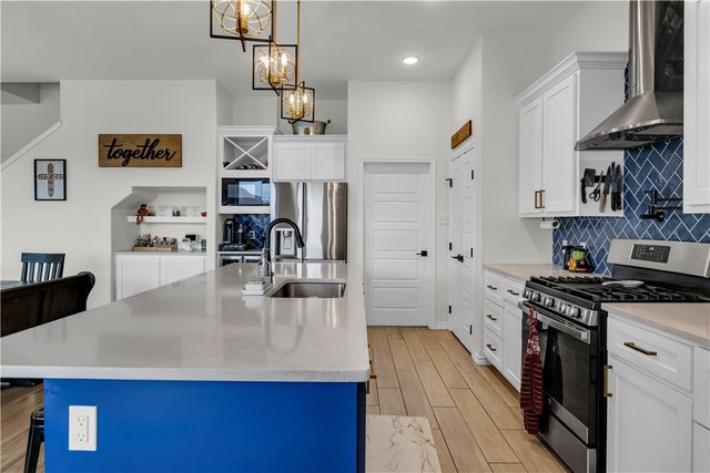 113 John Russell Dr, Portland, TX 78374