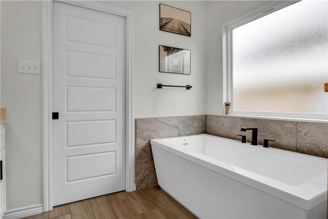 113 John Russell Dr, Portland, TX 78374