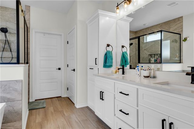 113 John Russell Dr, Portland, TX 78374