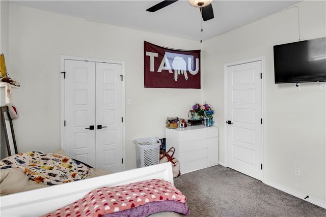 113 John Russell Dr, Portland, TX 78374