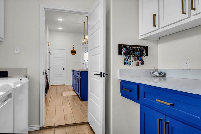 113 John Russell Dr, Portland, TX 78374