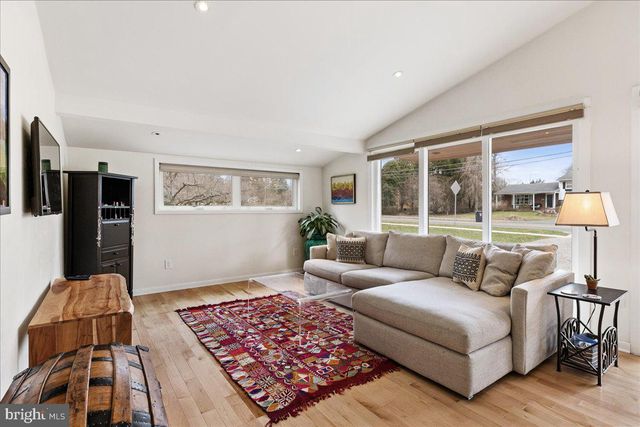 207 MANSGROVE RD, Princeton, NJ 08540