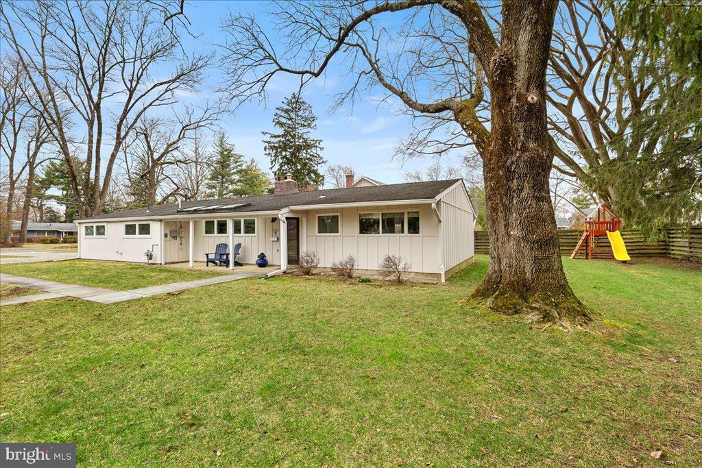 207 MANSGROVE RD, Princeton, NJ 08540