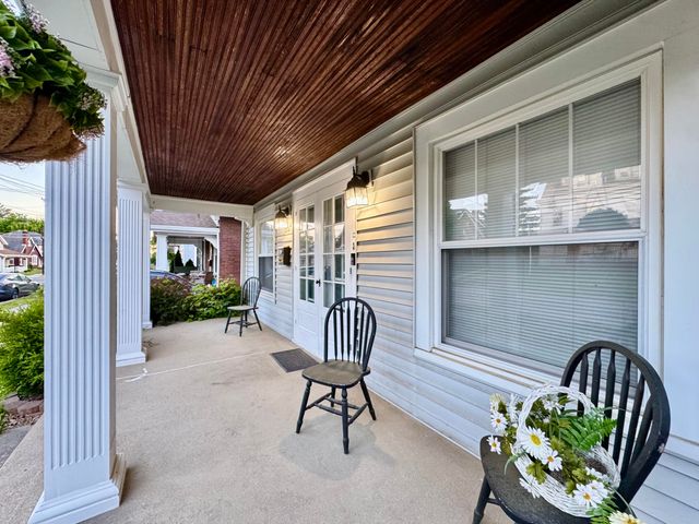 128 W Walnut Street, Southgate, KY 41071