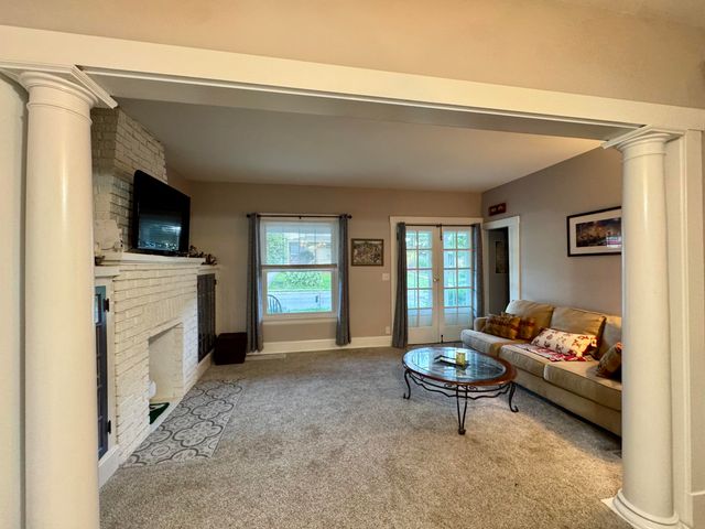 128 W Walnut Street, Southgate, KY 41071