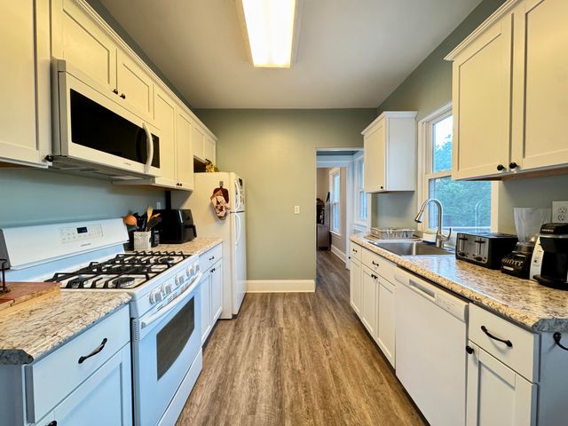 128 W Walnut Street, Southgate, KY 41071