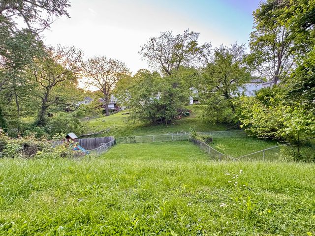 128 W Walnut Street, Southgate, KY 41071